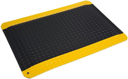Wearwell Diamond-Plate Select Mat - Black/Yellow. Anti-Fatigue Workstation Mat. 3' W x 5' L x 9/16" Thickness. PVC Vinyl Surface with PVC Sponge. For Dry Industrial Use (495.916x3x5BYL)