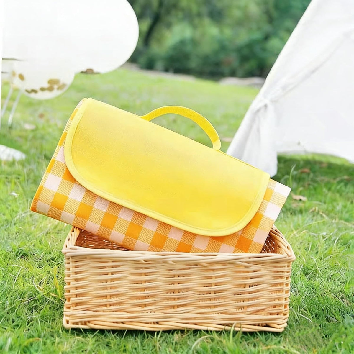 Large Outdoor Camping Blanket- 79"x79"/2m Picnic Mat with Carry Handle for Hiking & Park Green
