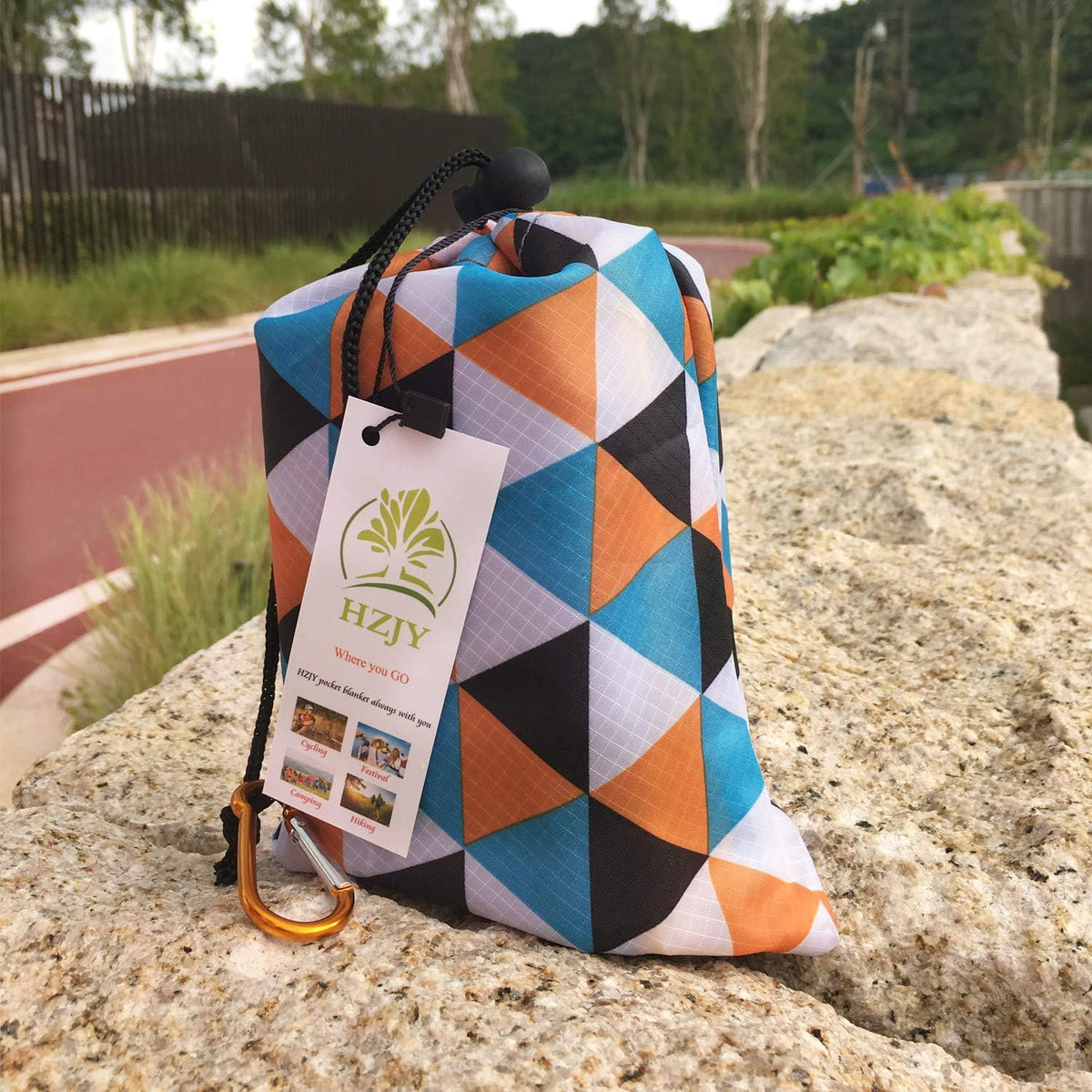 Pocket Picnic Blanket, Compact Lightweight Waterproof Beach Blanket