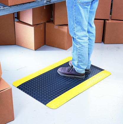 Wearwell Diamond-Plate Select Mat - Black/Yellow. Anti-Fatigue Workstation Mat. 3' W x 5' L x 9/16" Thickness. PVC Vinyl Surface with PVC Sponge. For Dry Industrial Use (495.916x3x5BYL)