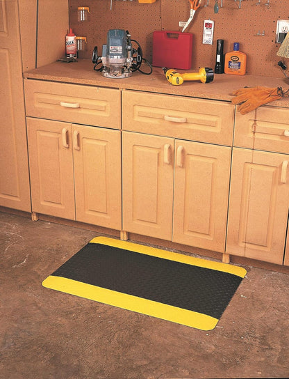 Wearwell Diamond-Plate Select Mat - Black/Yellow. Anti-Fatigue Workstation Mat. 3' W x 5' L x 9/16" Thickness. PVC Vinyl Surface with PVC Sponge. For Dry Industrial Use (495.916x3x5BYL)