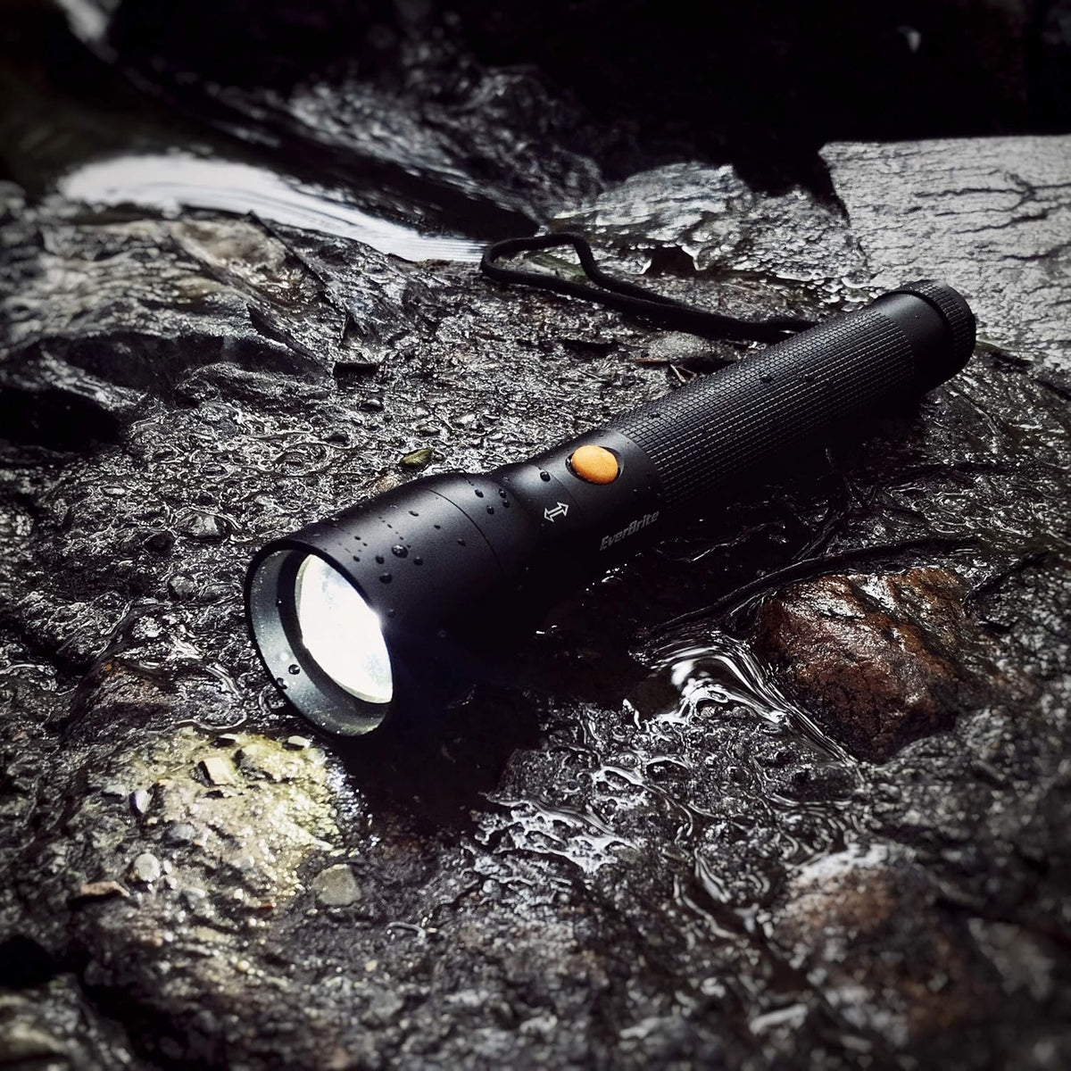 EverBrite Tactical Flashlight, 900 Lumen Zoomable, 3 Light Modes