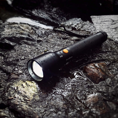 EverBrite Tactical Flashlight, 900 Lumen Zoomable, 3 Light Modes
